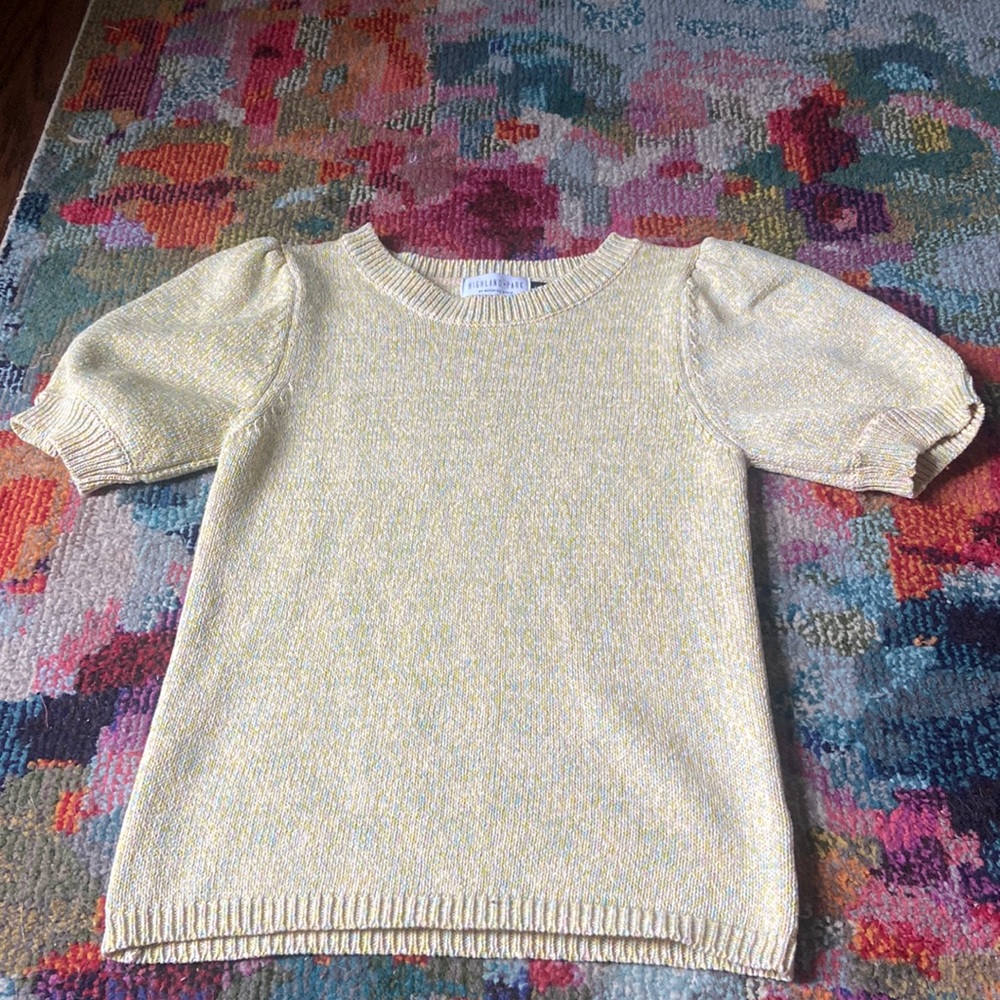 Super cute puffy sleeve top